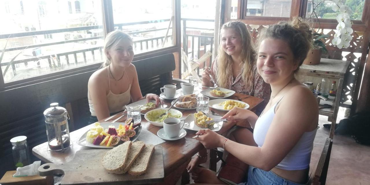 Smiley'S Homestay Berastagi Exteriér fotografie