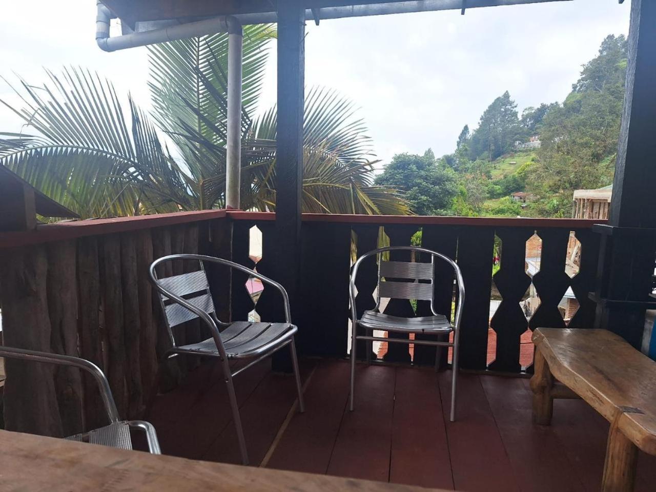 Smiley'S Homestay Berastagi Exteriér fotografie