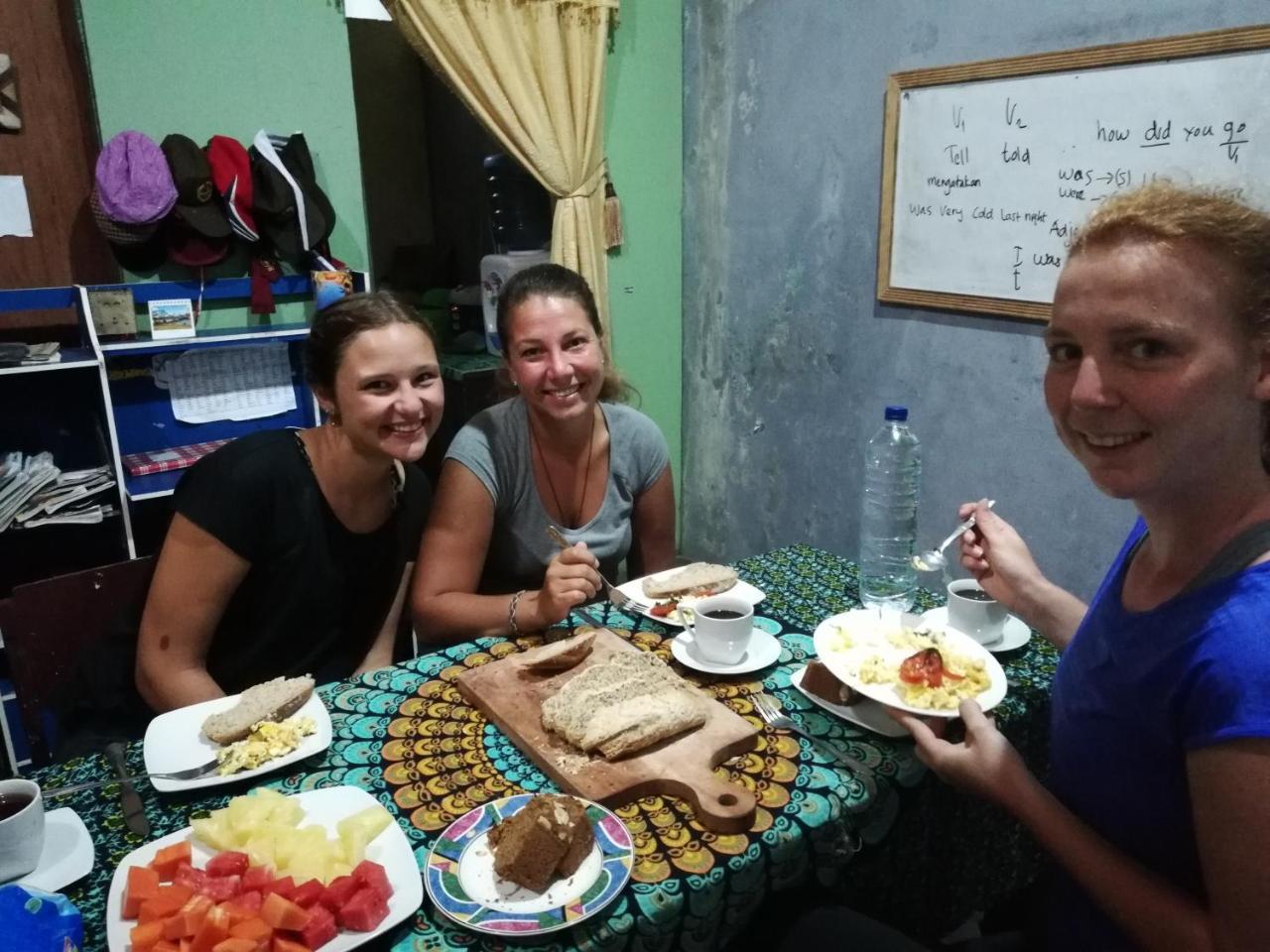 Smiley'S Homestay Berastagi Exteriér fotografie