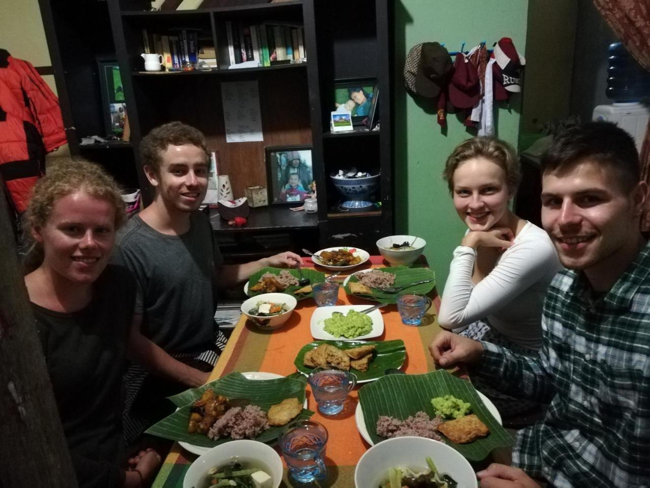 Smiley'S Homestay Berastagi Exteriér fotografie